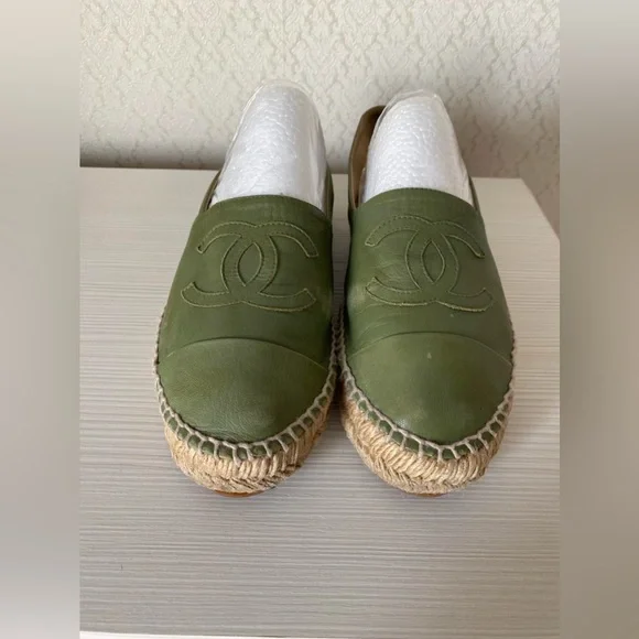 Chanel Olive Lambskin Leather Espadrilles Flats Slip on CC Logo